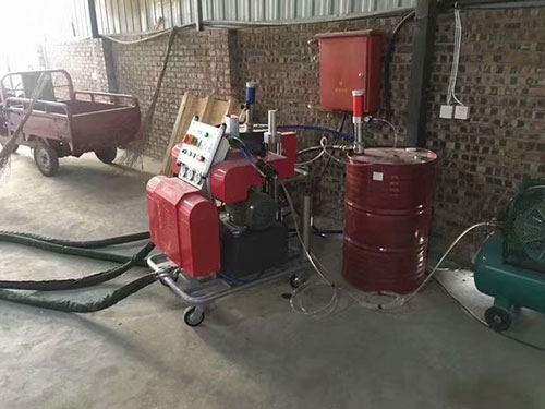 保定聚脲噴涂 電廠儲(chǔ)罐施工有什么特別的噴涂機(jī)(圖2) 防腐聚脲噴涂設(shè)備施工案例